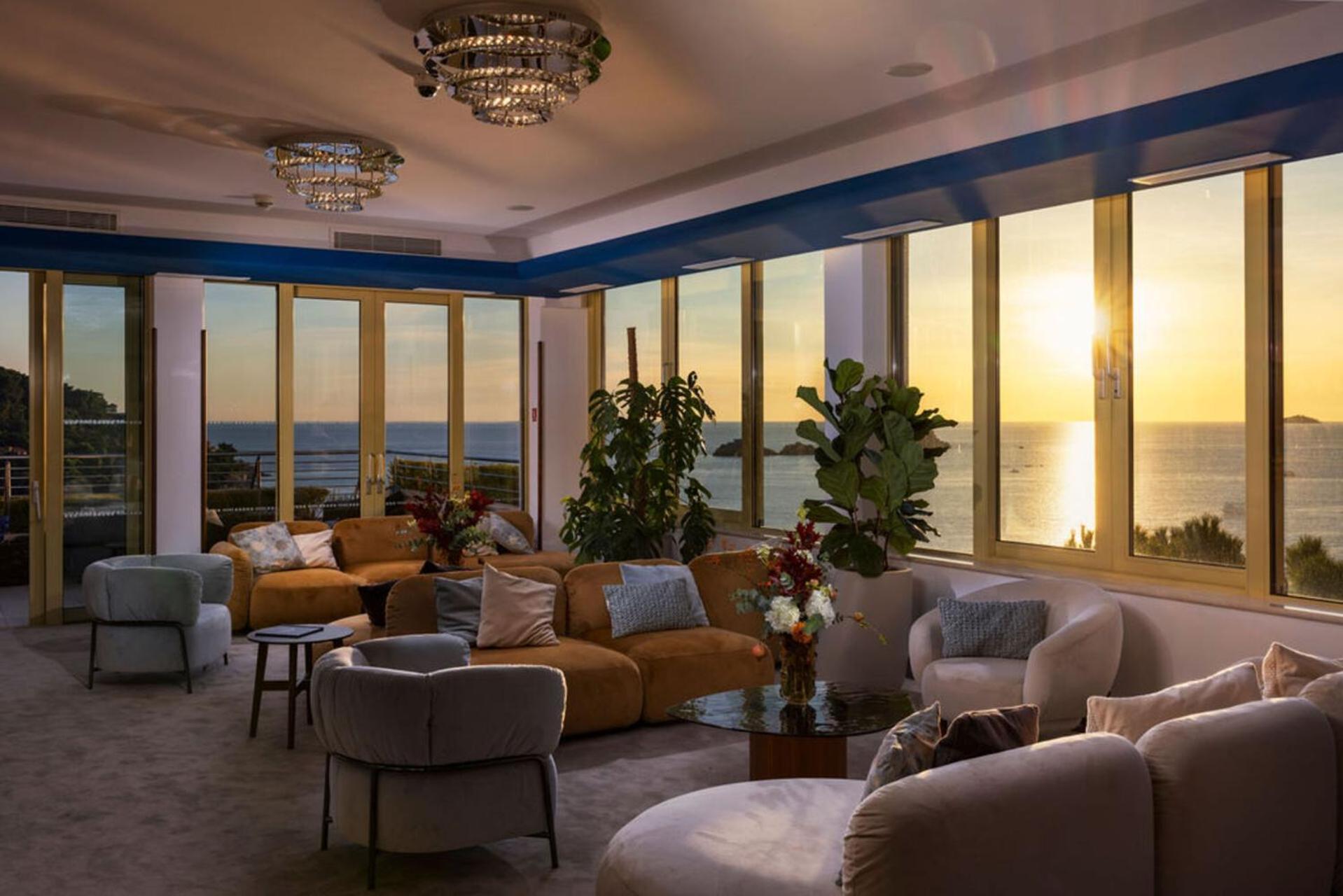 Hotel More (Adults Only) Dubrovnik Bagian luar foto The Sky Lounge