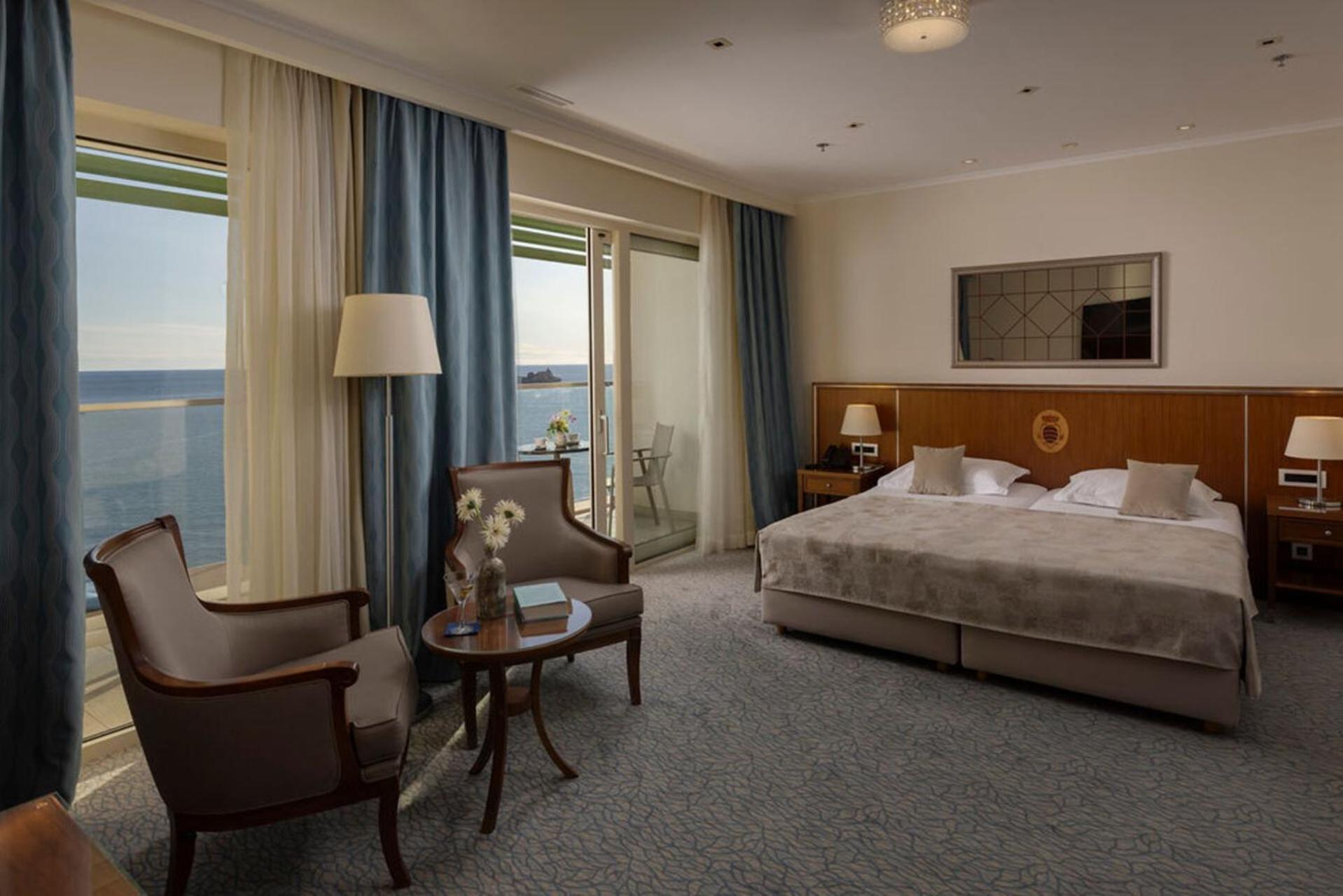 Hotel More (Adults Only) Dubrovnik Bagian luar foto A room at the Grand Hotel