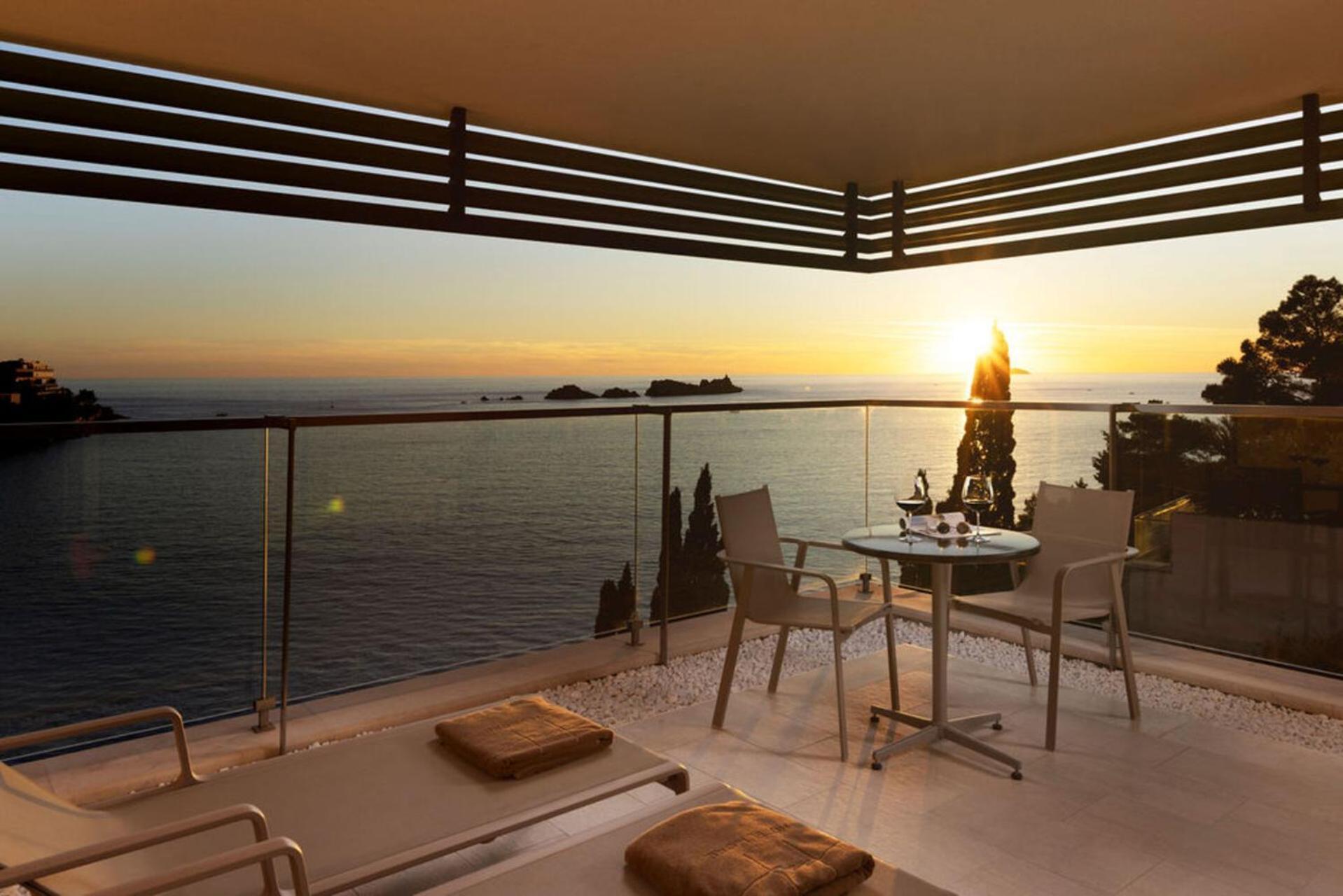 Hotel More (Adults Only) Dubrovnik Bagian luar foto Sunset at the hotel
